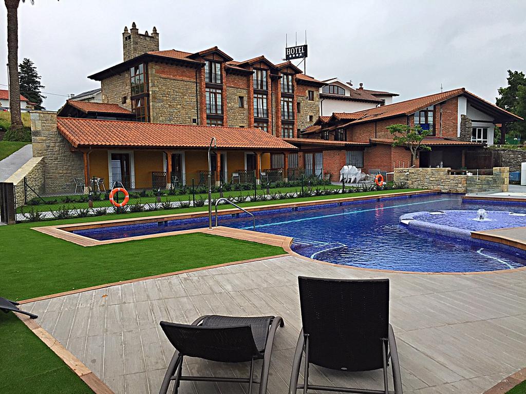 Hotel Marfrei Hinojedo ภายนอก รูปภาพ