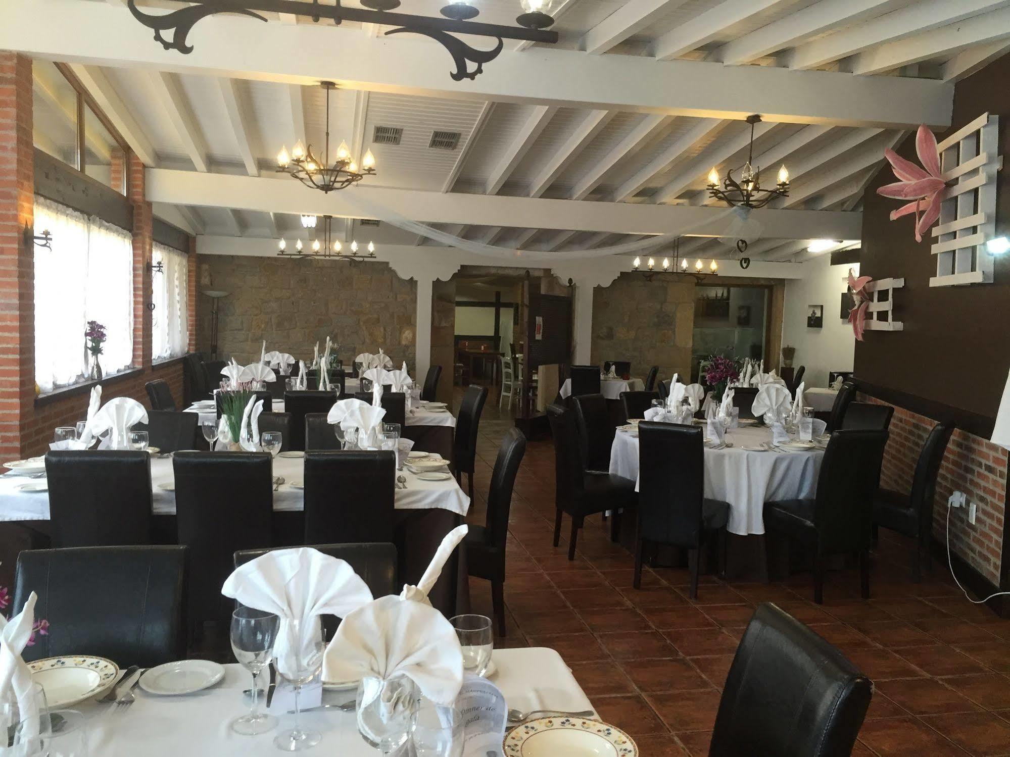 Hotel Marfrei Hinojedo ภายนอก รูปภาพ