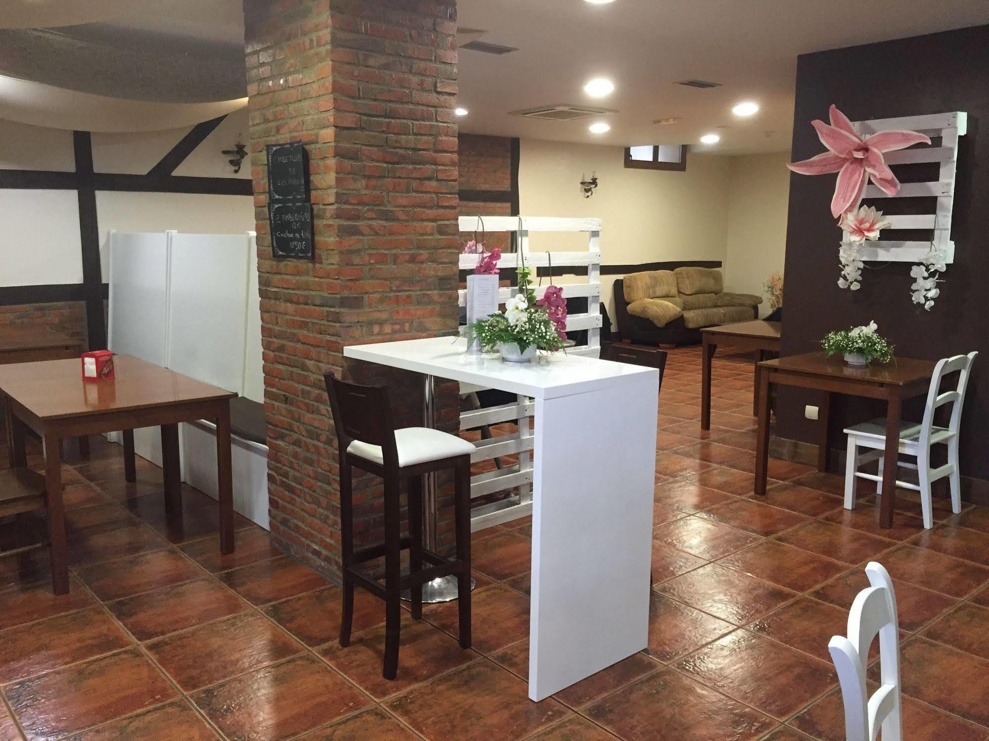 Hotel Marfrei Hinojedo ภายนอก รูปภาพ