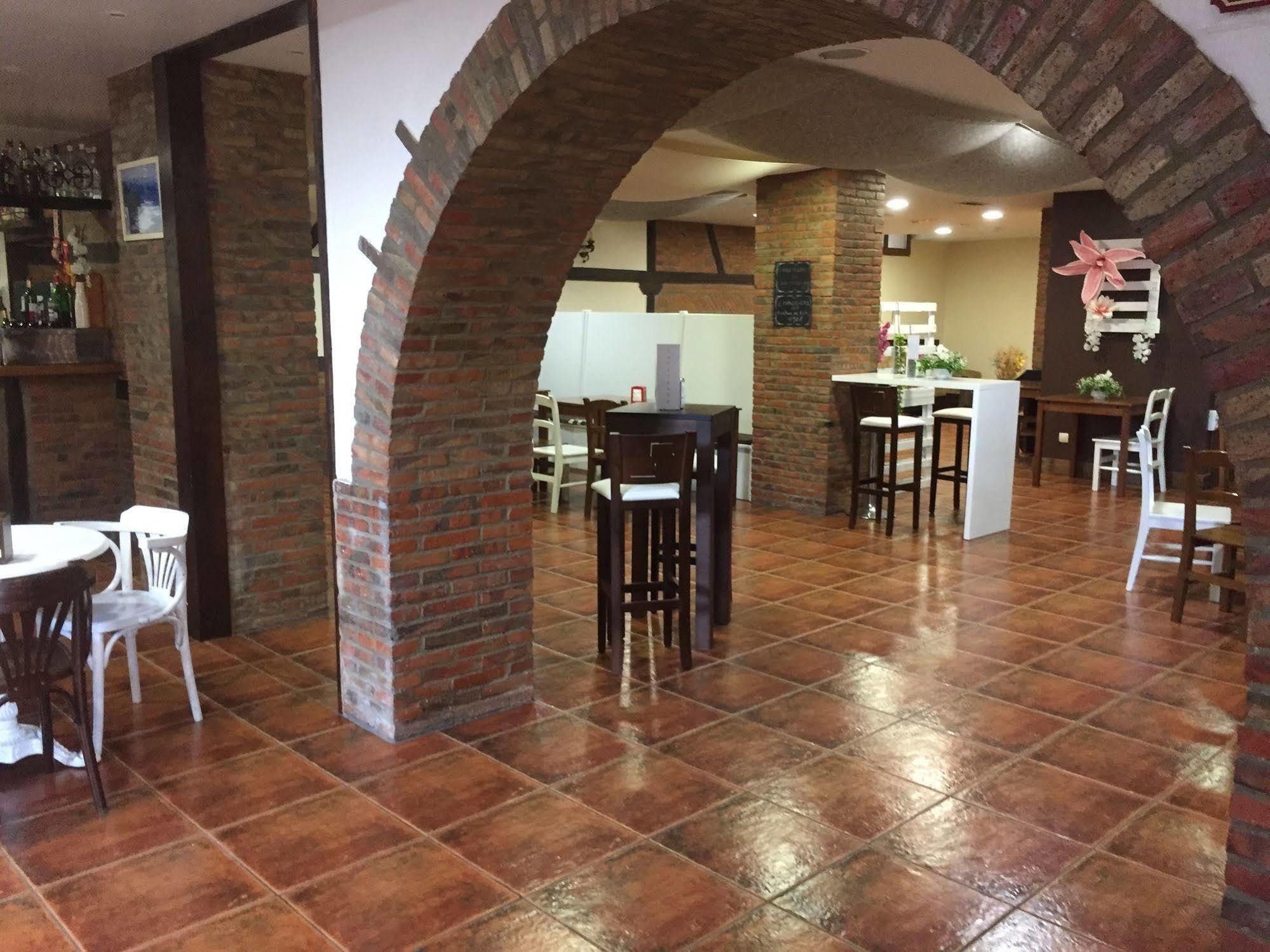 Hotel Marfrei Hinojedo ภายนอก รูปภาพ