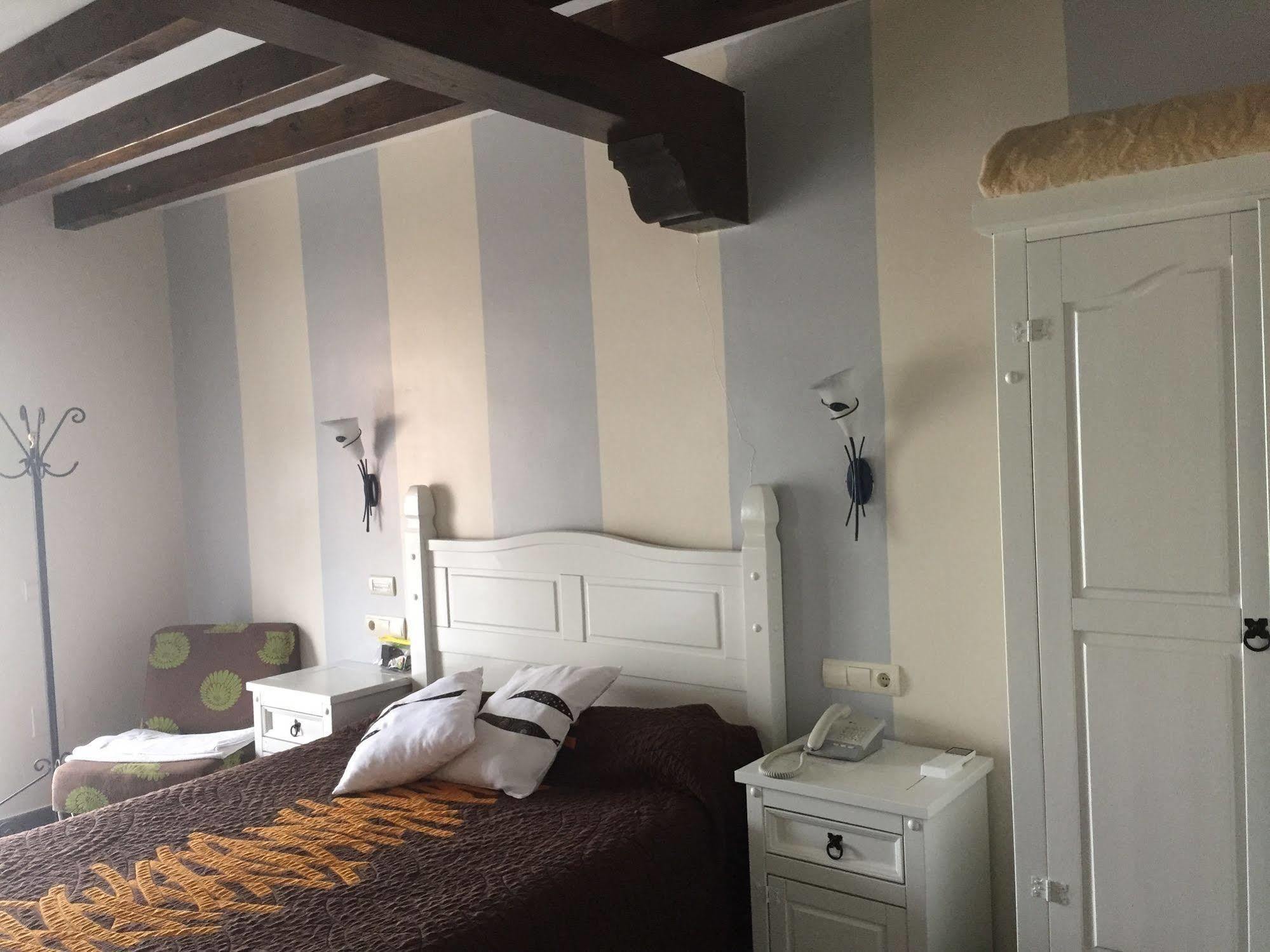 Hotel Marfrei Hinojedo ภายนอก รูปภาพ