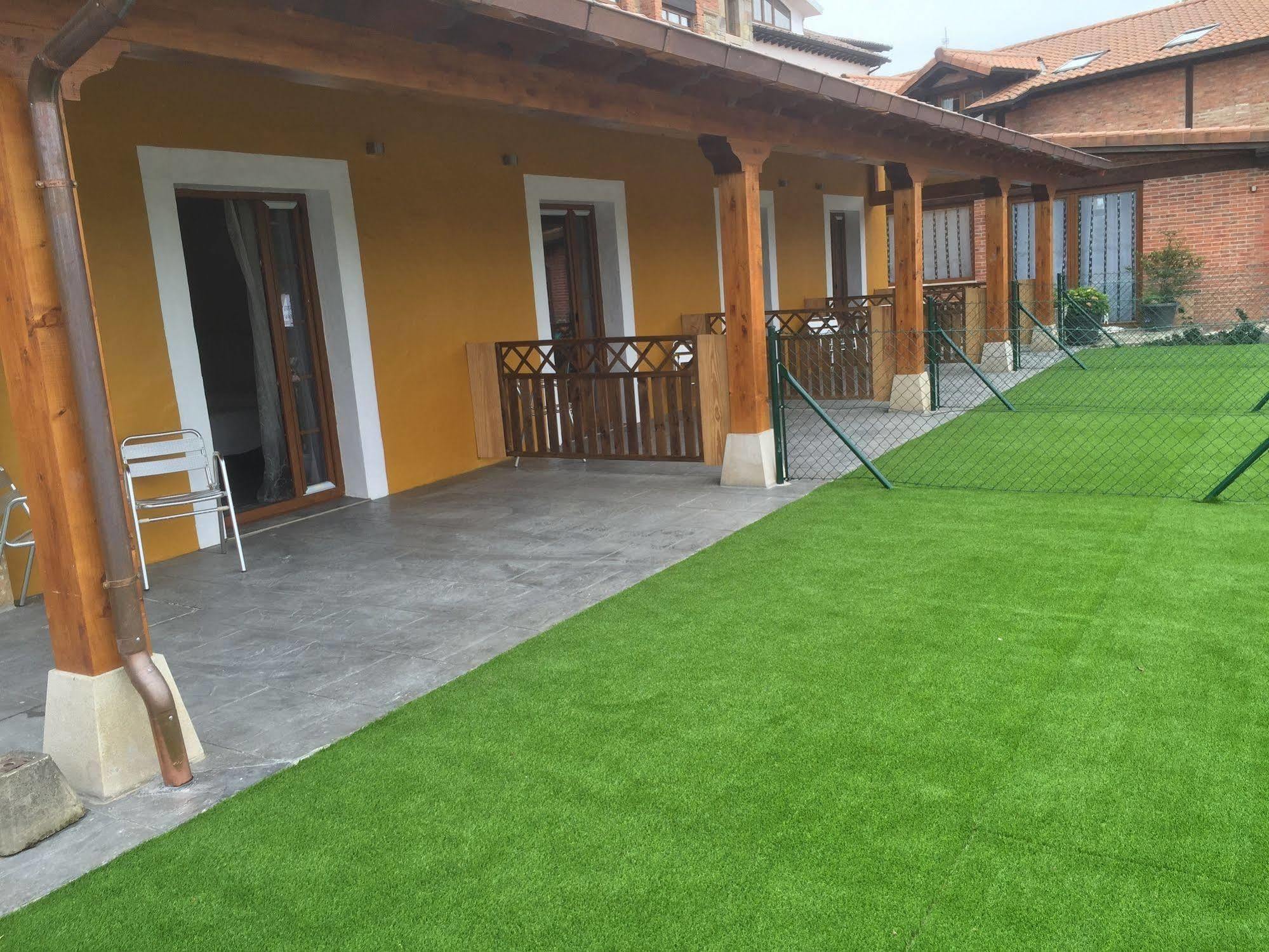 Hotel Marfrei Hinojedo ภายนอก รูปภาพ