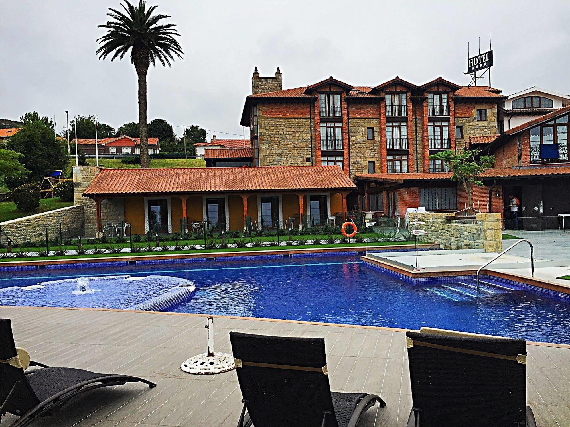 Hotel Marfrei Hinojedo ภายนอก รูปภาพ