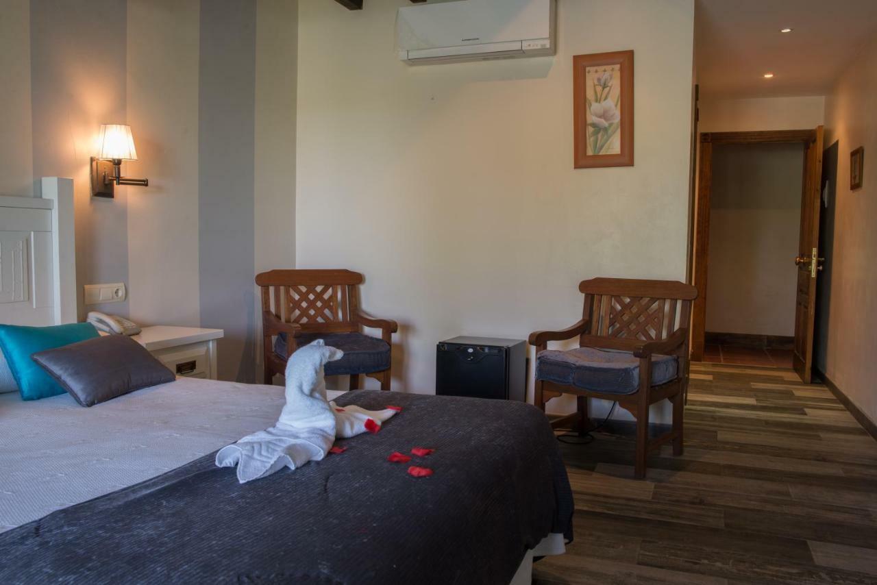 Hotel Marfrei Hinojedo ภายนอก รูปภาพ